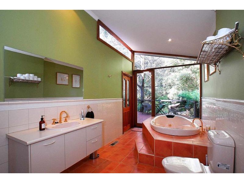 30 Barbers Road, Kalorama VIC 3766