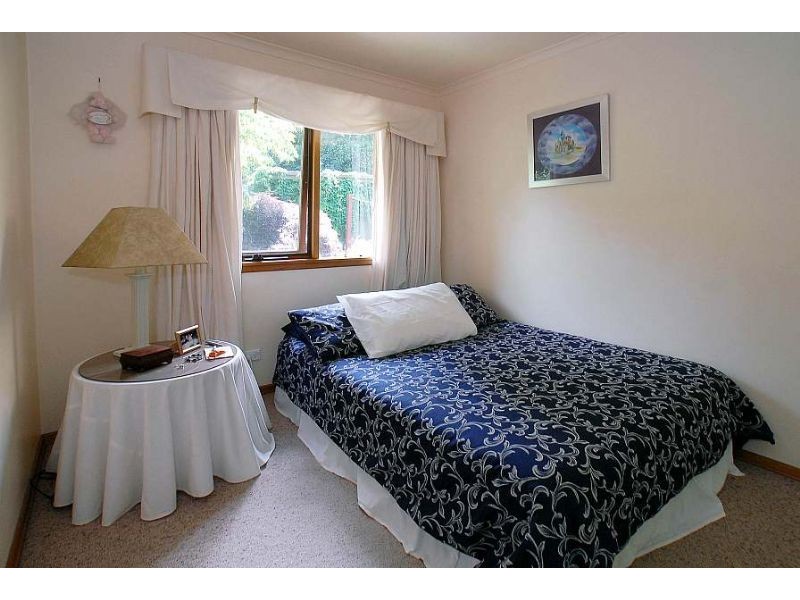 13 Jeeves Avenue, Kalorama VIC 3766