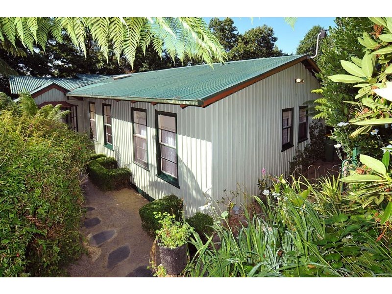 3 Falls Road, Kalorama VIC 3766