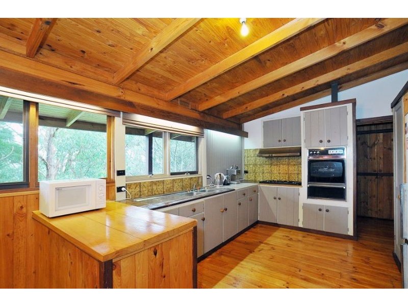 2 Eileen Avenue, Kalorama VIC 3766