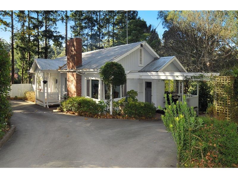 3 Panteg Road, Sassafras VIC 3787