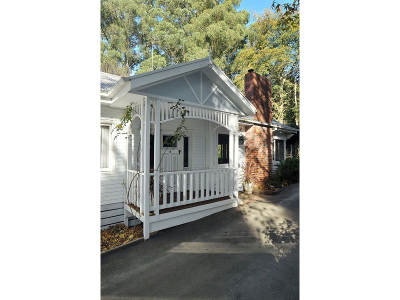 3 Panteg Road, Sassafras VIC 3787