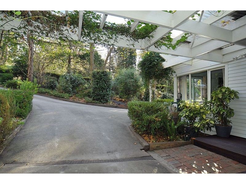 3 Panteg Road, Sassafras VIC 3787