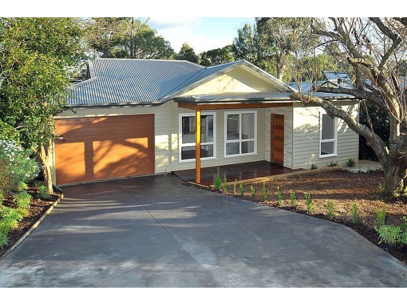 10 Clifford Grove, Tecoma VIC 3160