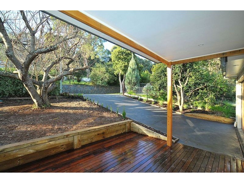 10 Clifford Grove, Tecoma VIC 3160
