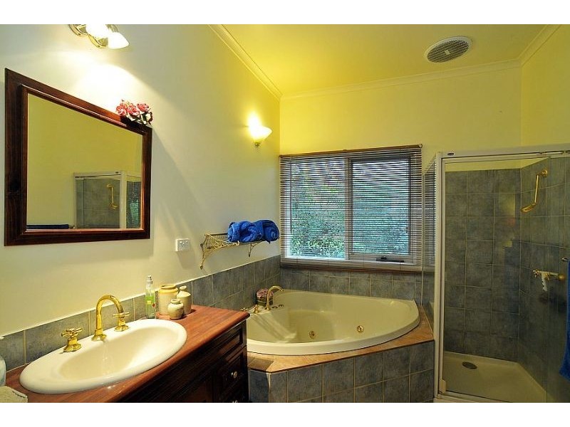 10 Cards Lane, Olinda VIC 3788