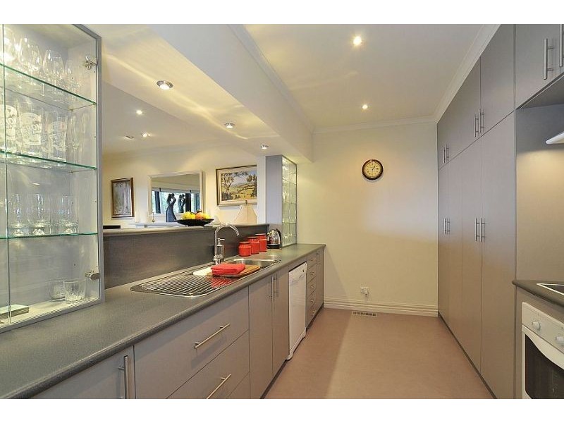 24 Scenic Crescent, Kalorama VIC 3766