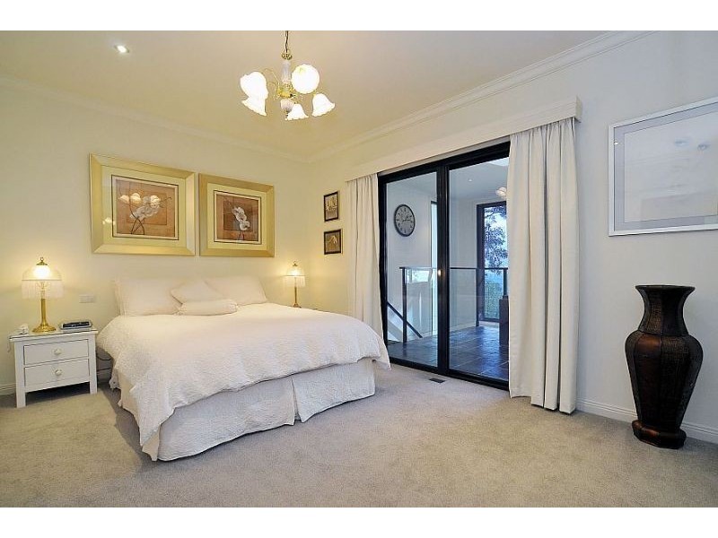 24 Scenic Crescent, Kalorama VIC 3766