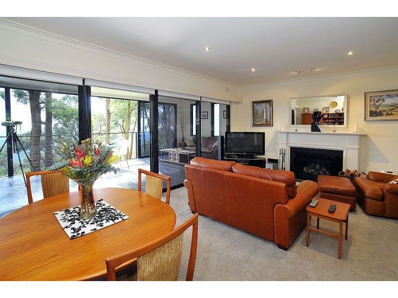 24 Scenic Crescent, Kalorama VIC 3766