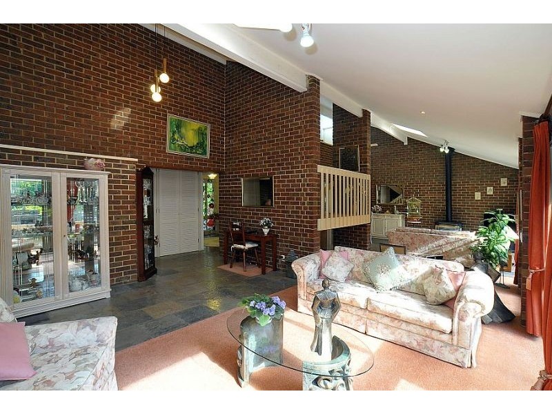 7 Yvonne Road, Mount Dandenong VIC 3767