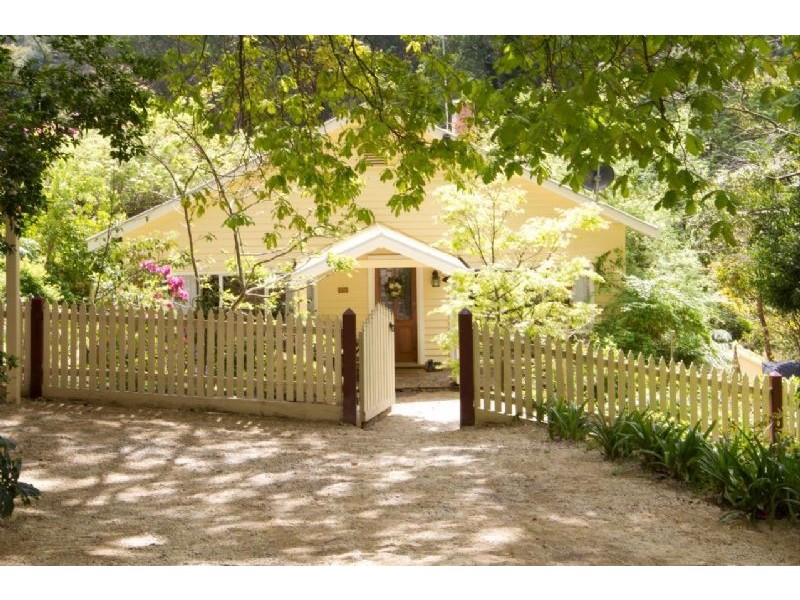 7 Panteg Road, Sassafras VIC 3787