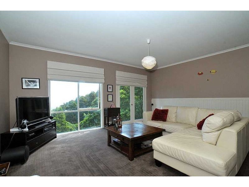 12 Ramage Road, Mount Dandenong VIC 3767