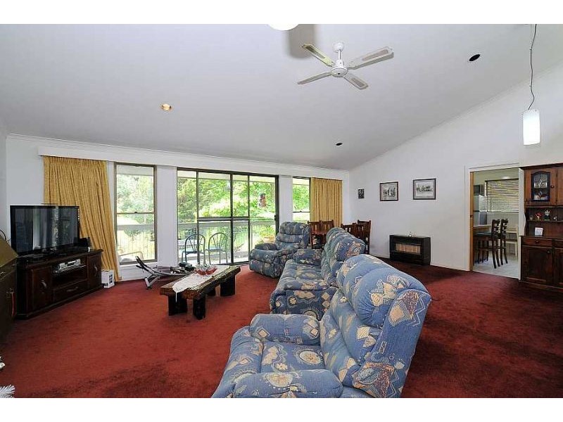 7 Pioneer Avenue, Upwey VIC 3158