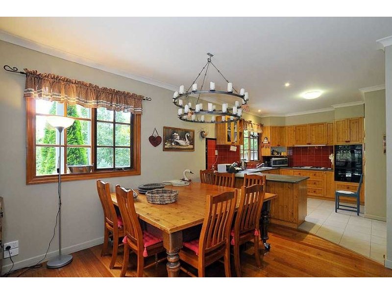 18 School Road, Olinda VIC 3788