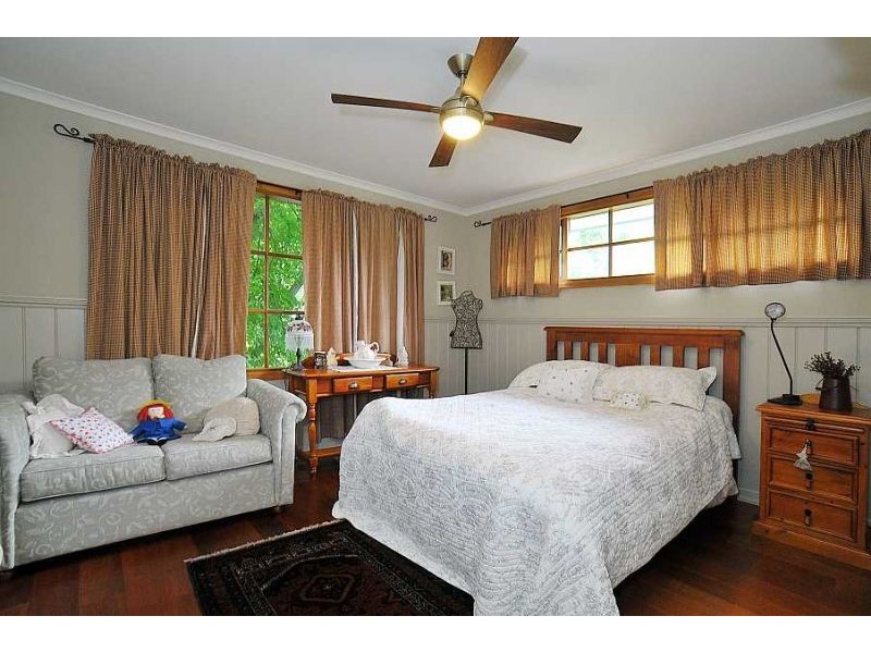 18 School Road, Olinda VIC 3788