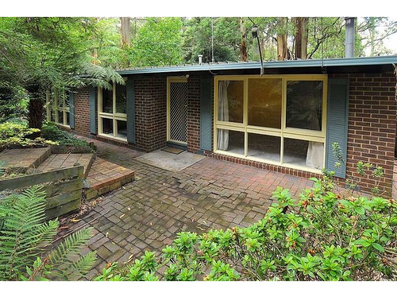 10 Mills Avenue, Sassafras VIC 3787