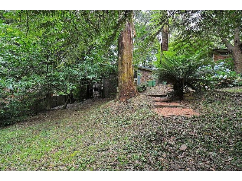 10 Mills Avenue, Sassafras VIC 3787