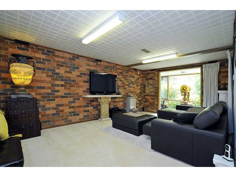 5 School Road, Ferny Creek VIC 3786