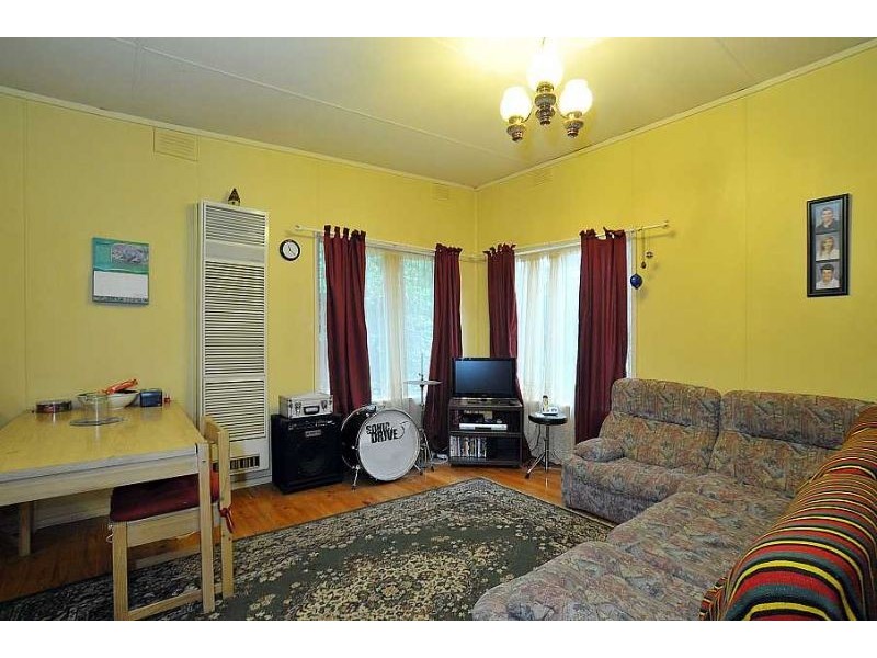 5 Fernglen Avenue, Mount Dandenong VIC 3767