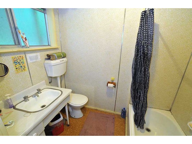 5 Fernglen Avenue, Mount Dandenong VIC 3767