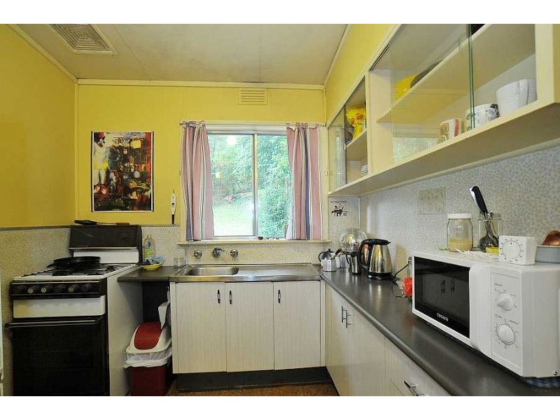 5 Fernglen Avenue, Mount Dandenong VIC 3767