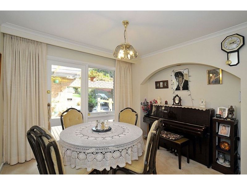 18 Benson Street, Belgrave VIC 3160