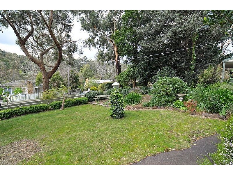 18 Benson Street, Belgrave VIC 3160