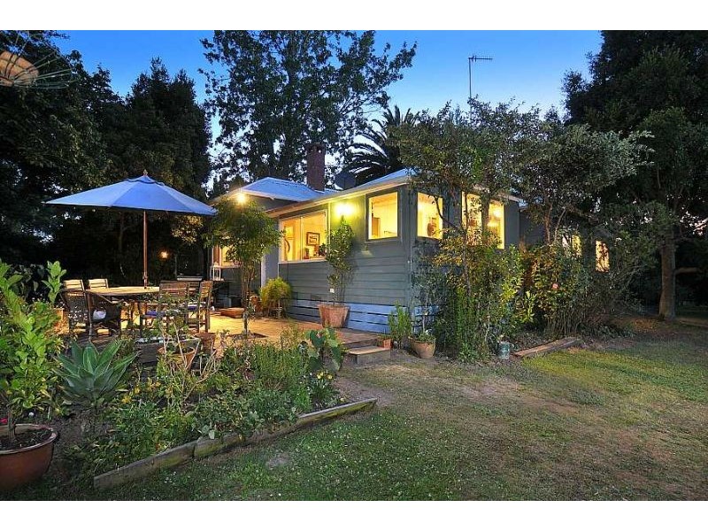 1 Talbot Avenue, Tecoma VIC 3160