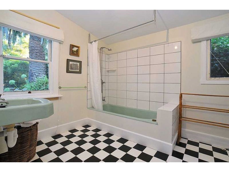 1 Talbot Avenue, Tecoma VIC 3160