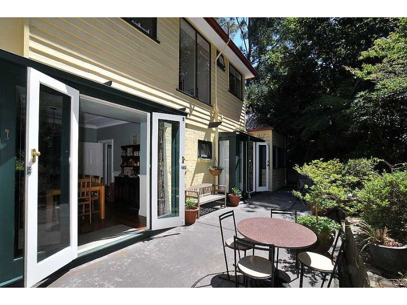 27 Monash Avenue, Olinda VIC 3788