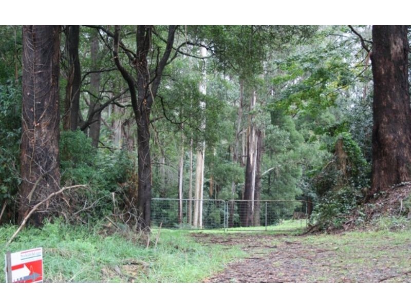 4 Farndons Road, Mount Dandenong VIC 3767