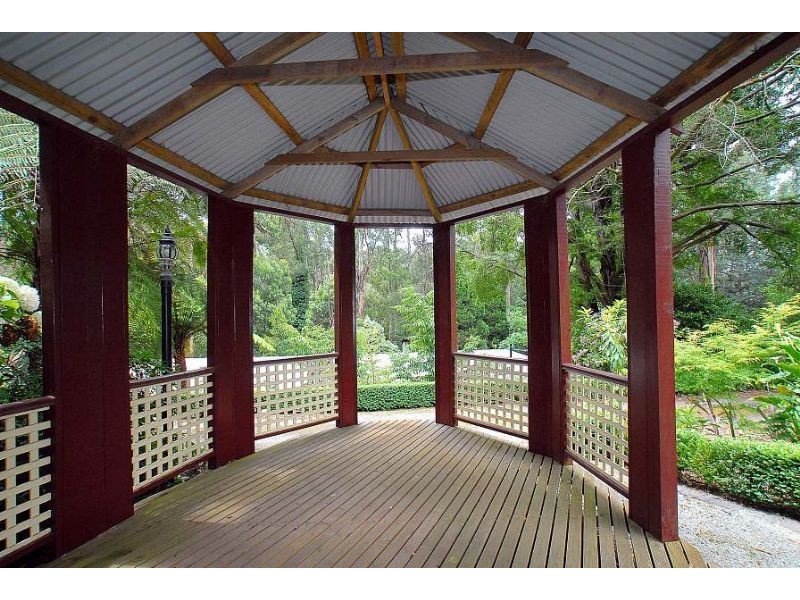 1 Florence Avenue, Sassafras VIC 3787