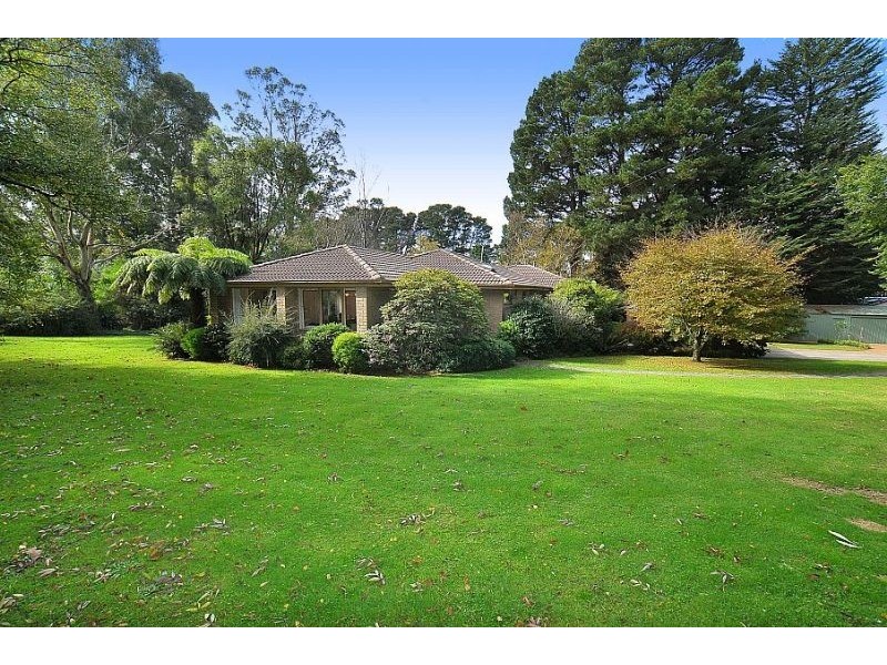 8 Toorak Road, Mount Dandenong VIC 3767