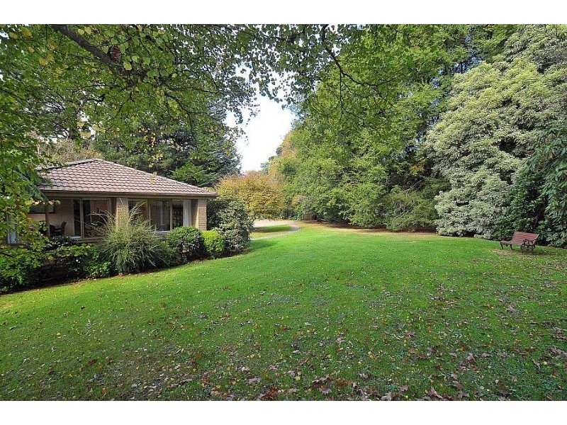 8 Toorak Road, Mount Dandenong VIC 3767