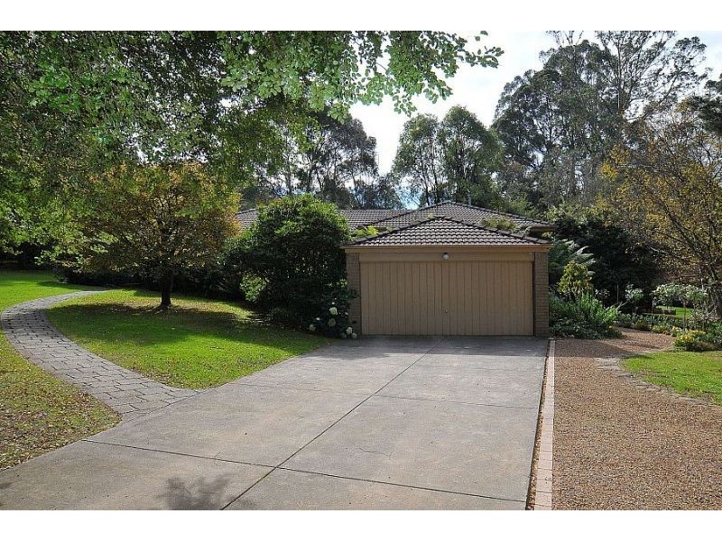 8 Toorak Road, Mount Dandenong VIC 3767