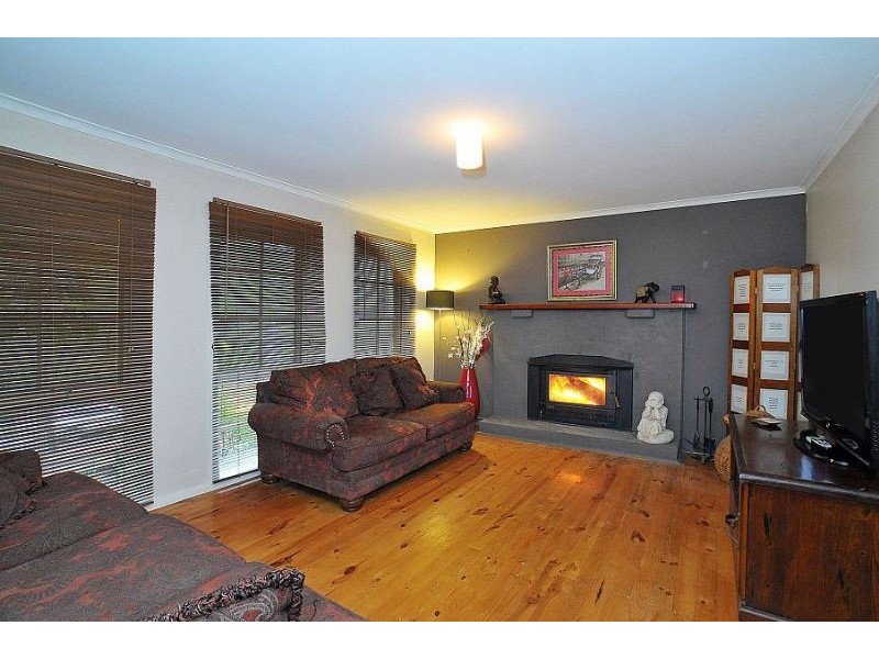 4 Ronald Avenue, Selby VIC 3159