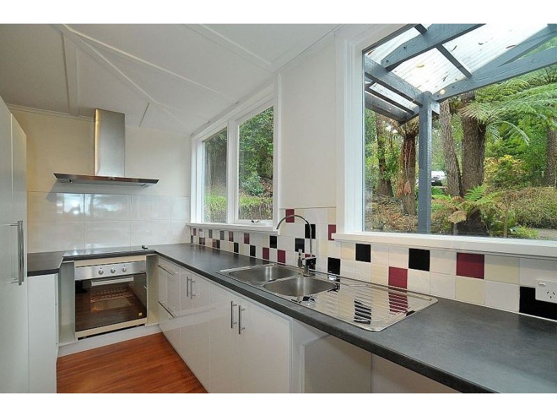 9 School Lane, Ferny Creek VIC 3786