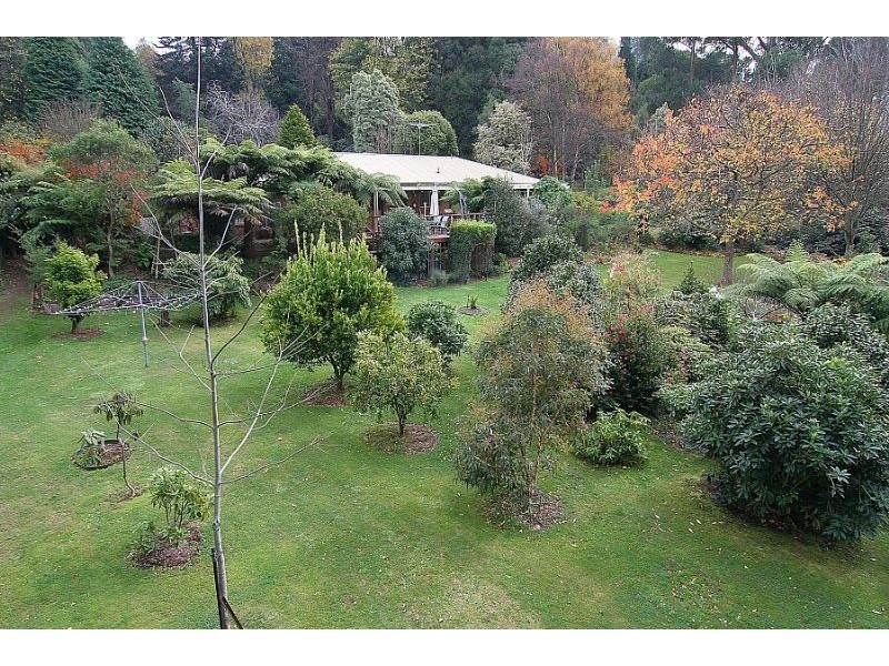 13 Cambridge Road, Mount Dandenong VIC 3767