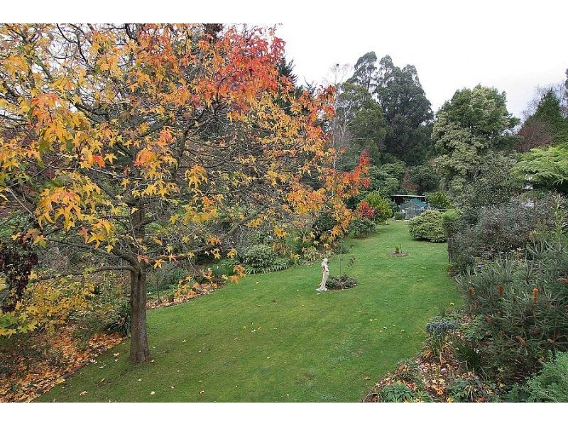13 Cambridge Road, Mount Dandenong VIC 3767