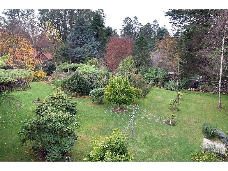 13 Cambridge Road, Mount Dandenong VIC 3767