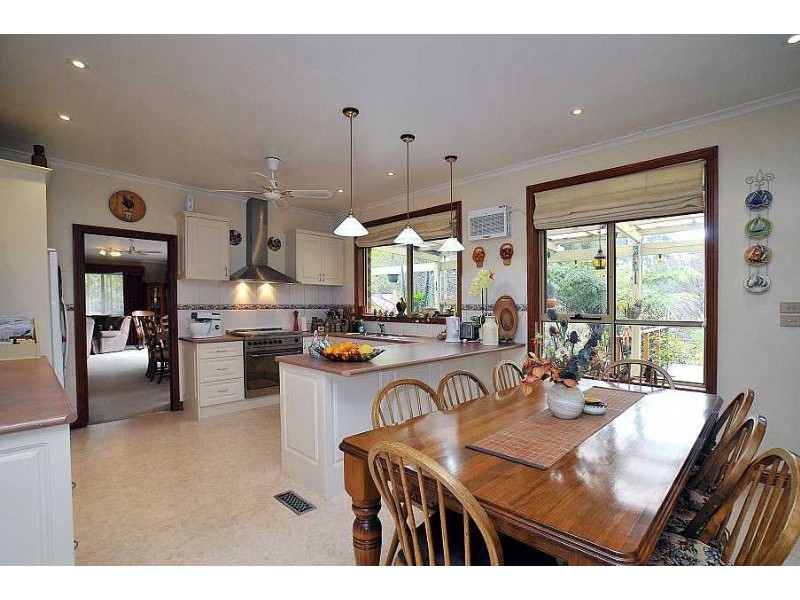 13 Cambridge Road, Mount Dandenong VIC 3767
