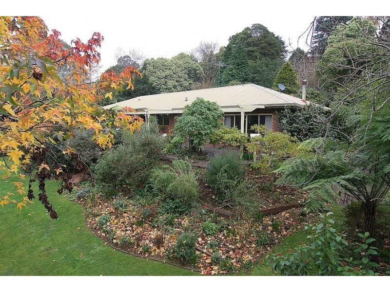 13 Cambridge Road, Mount Dandenong VIC 3767
