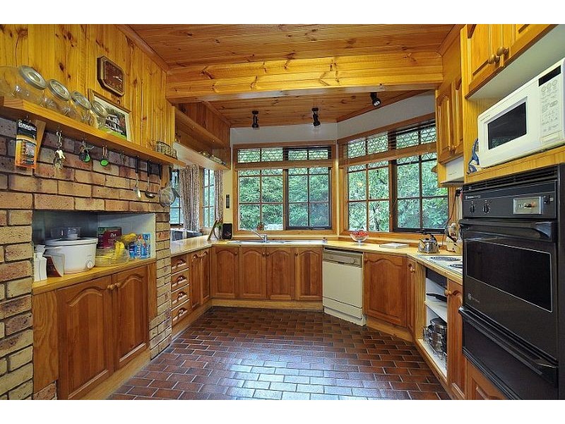 2-4 Bonnie View Road, Mount Dandenong VIC 3767