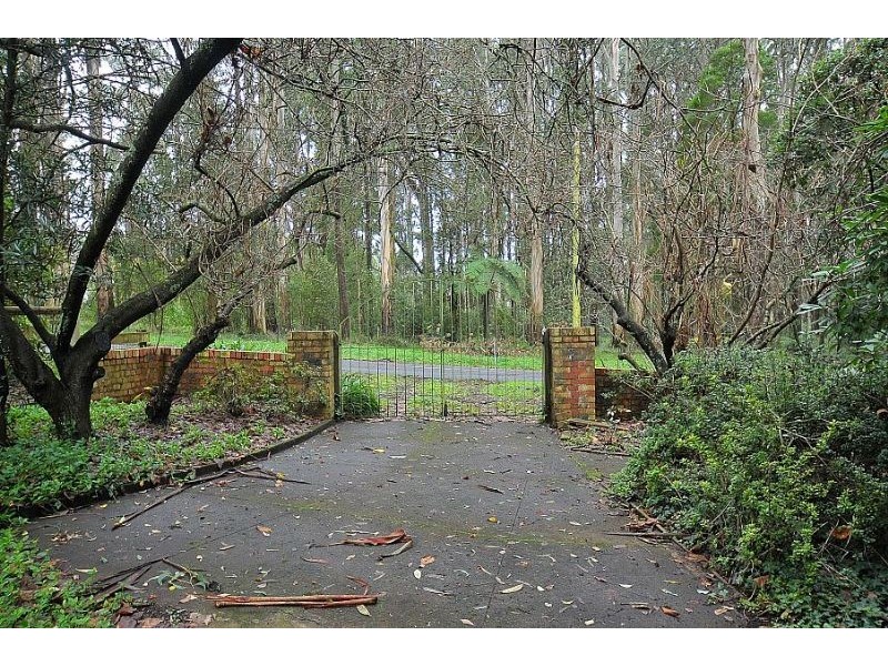 2-4 Bonnie View Road, Mount Dandenong VIC 3767