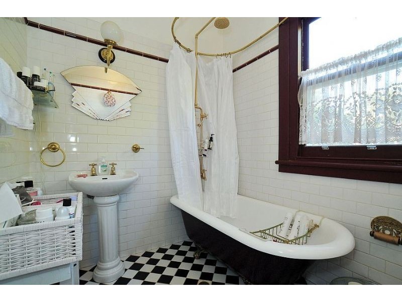 23 Falls Road, Kalorama VIC 3766