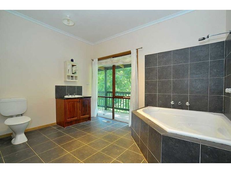 12 Ramage Road, Mount Dandenong VIC 3767