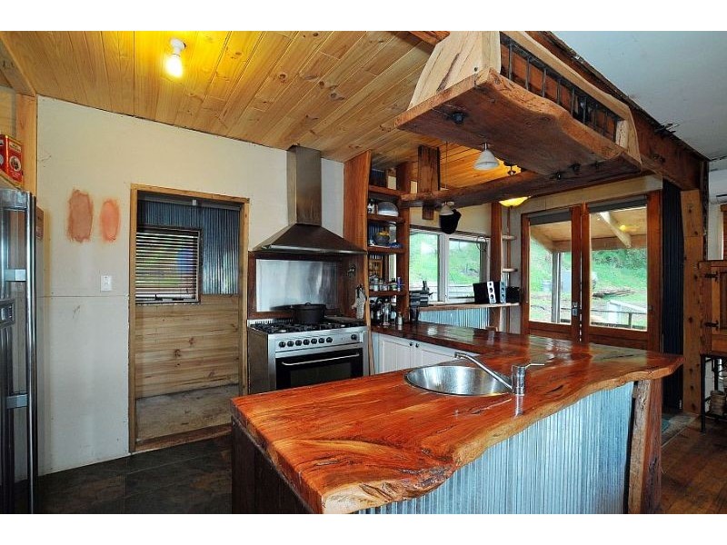 6 Ernest Road, Kalorama VIC 3766