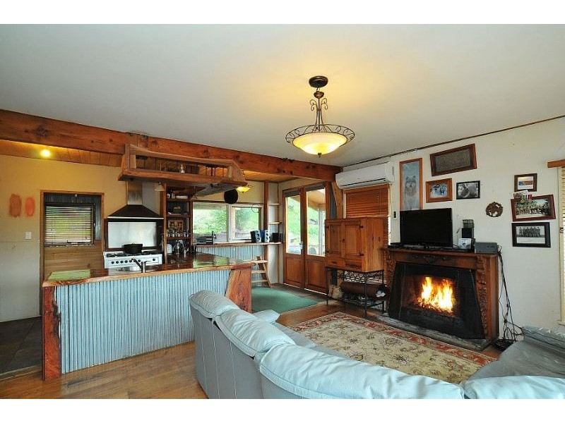 6 Ernest Road, Kalorama VIC 3766