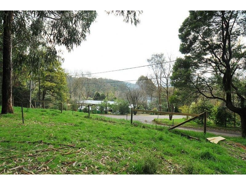 6 Ernest Road, Kalorama VIC 3766