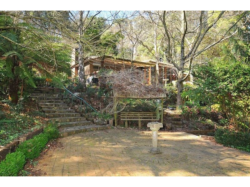 8 Greenthorpe Road, Olinda VIC 3788